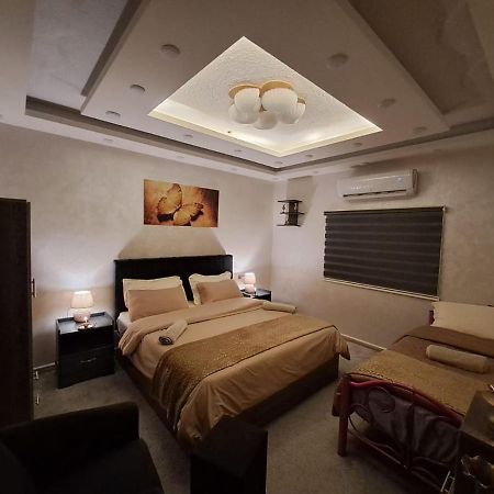 Hôtel Cardostudio à Jarash Extérieur photo