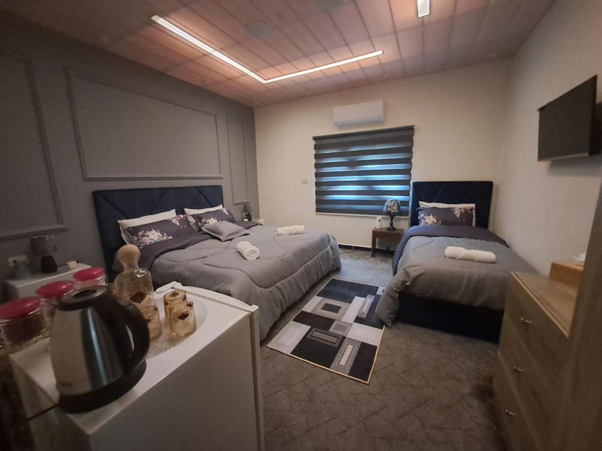 Hôtel Cardostudio à Jarash Extérieur photo